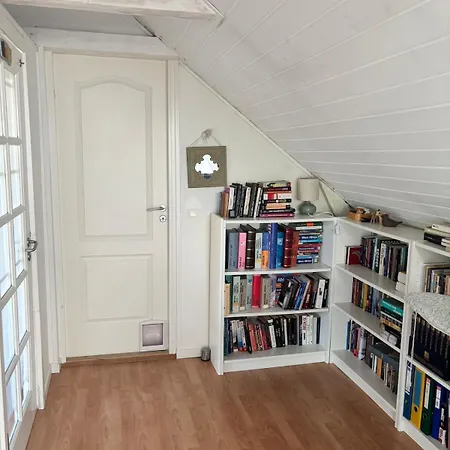 Beautiful House With A Charming Garden Brønderslev