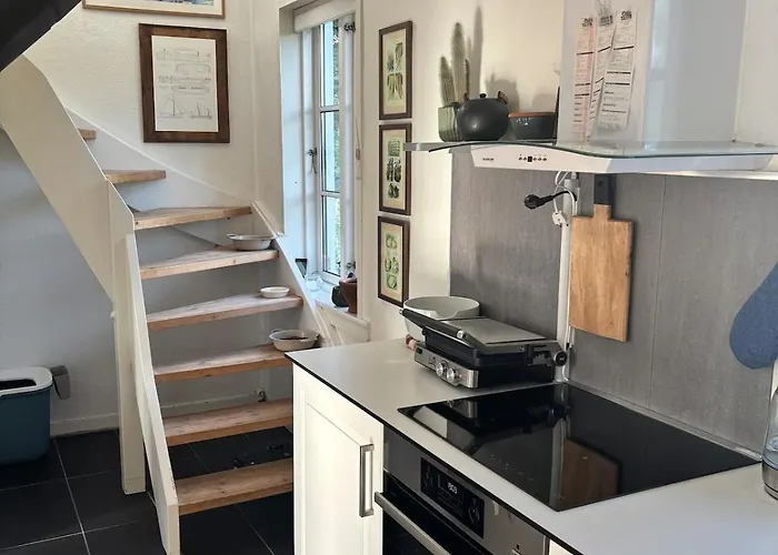 Villa Beautiful House With A Charming Garden Brønderslev